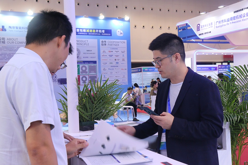 杭州尊龙凯时人生就是博精彩亮相2025大湾区国际具身智能机器人产业展览会